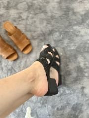 Kisa Topuk Delikli Sandalet Terlik
