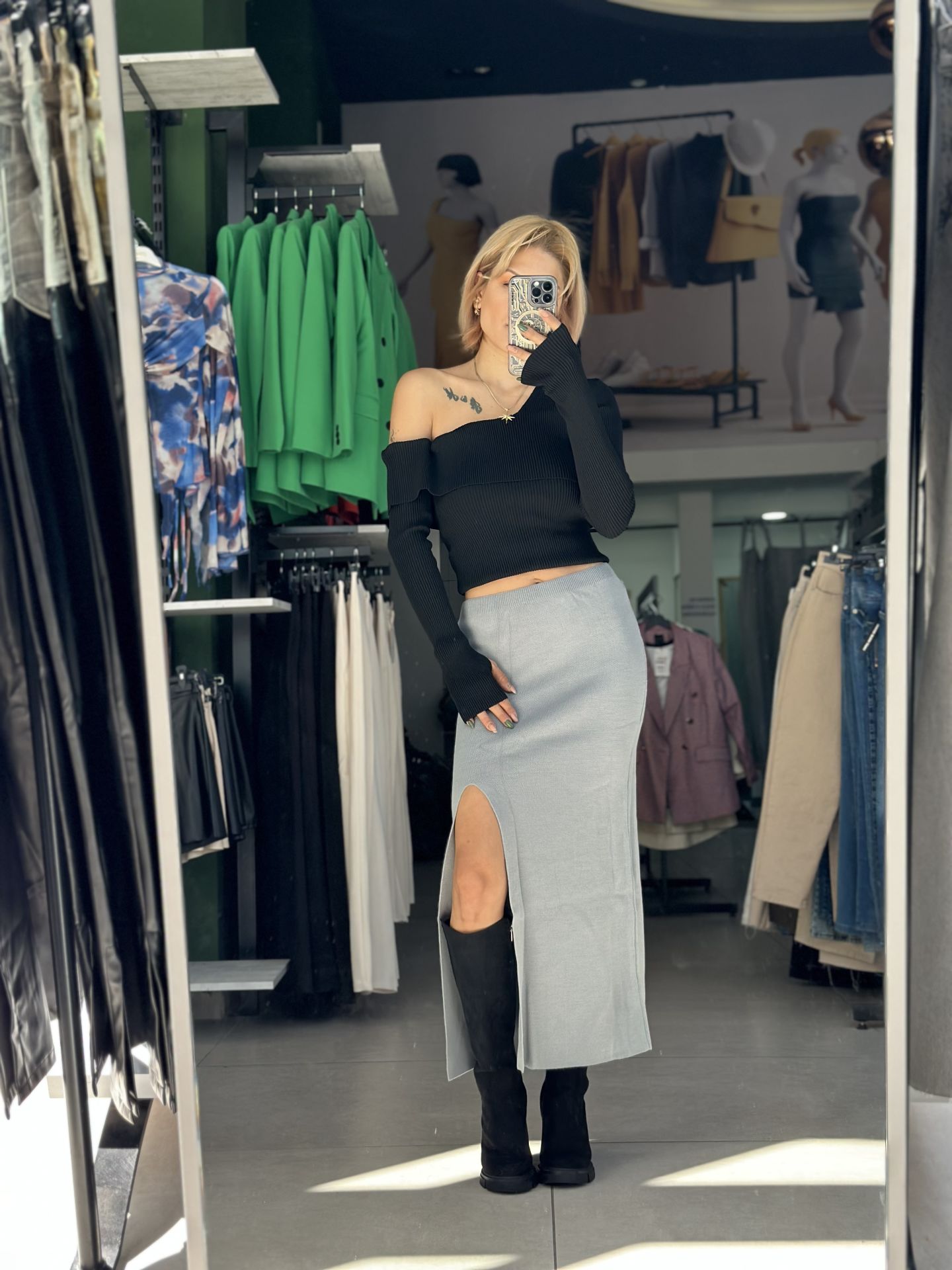 Yırtmaçlı Midi Boy Triko Etek