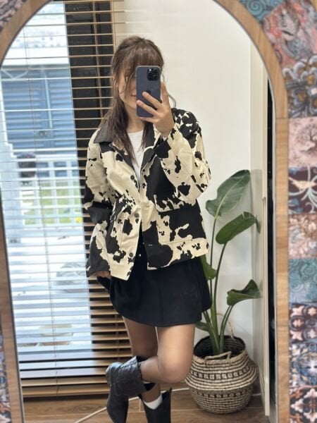 Yakasi Kadife Detayli Leopar  Ceket