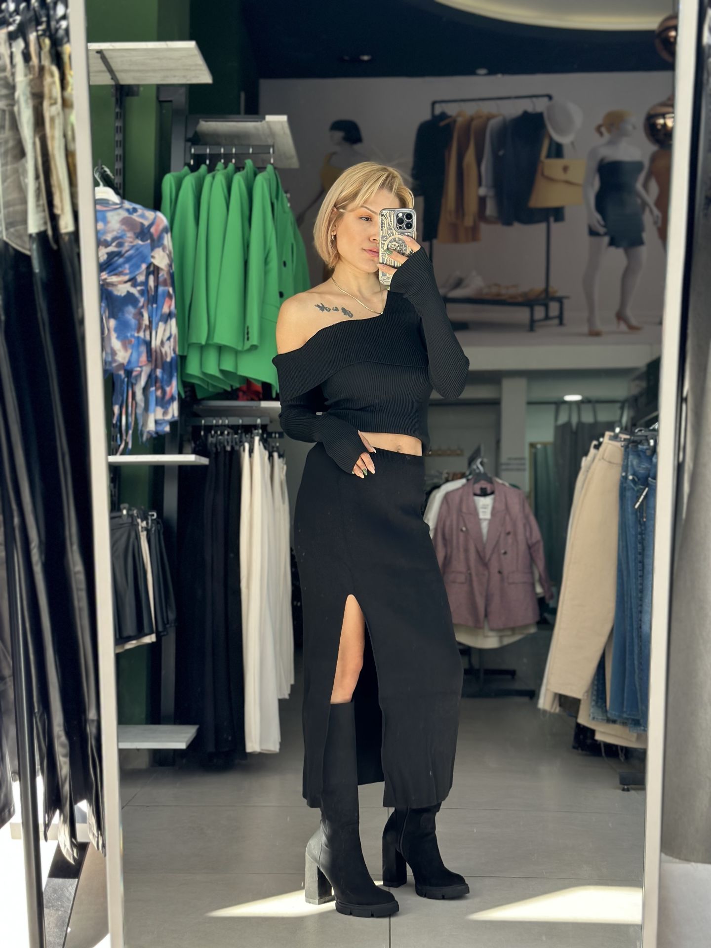 Yırtmaçlı Midi Boy Triko Etek