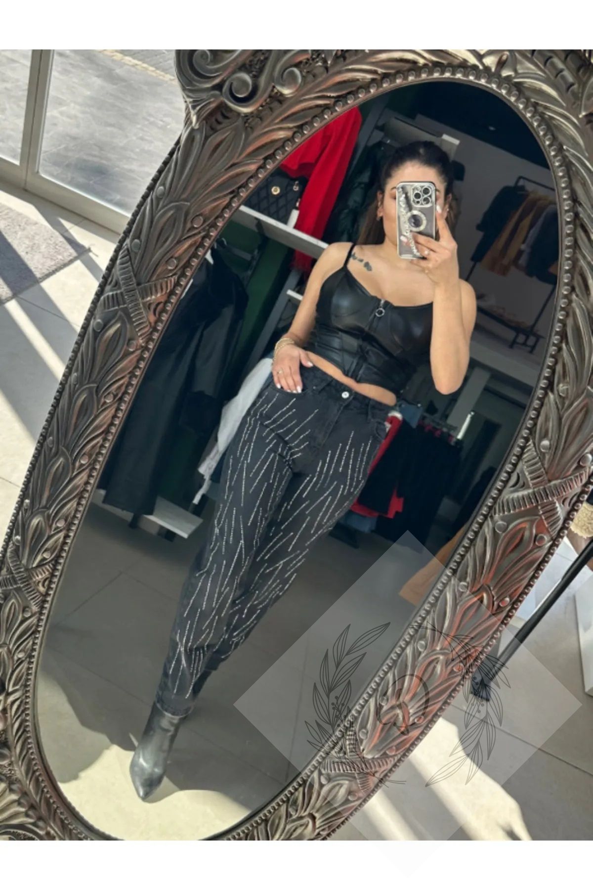 Üzeri Taşlı Mom Jean