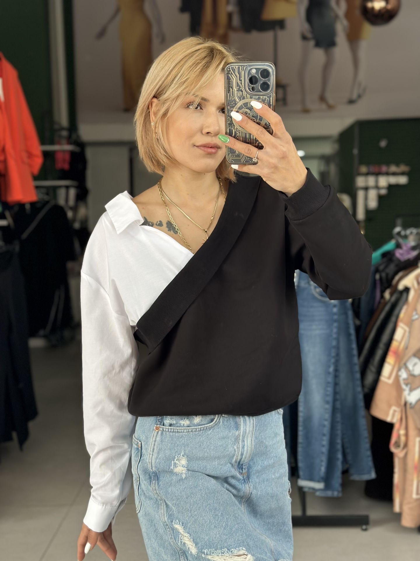 Tek Tarafı Gömlek Yaka Sweatshırt