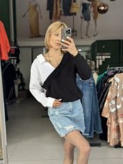 Tek Tarafı Gömlek Yaka Sweatshırt