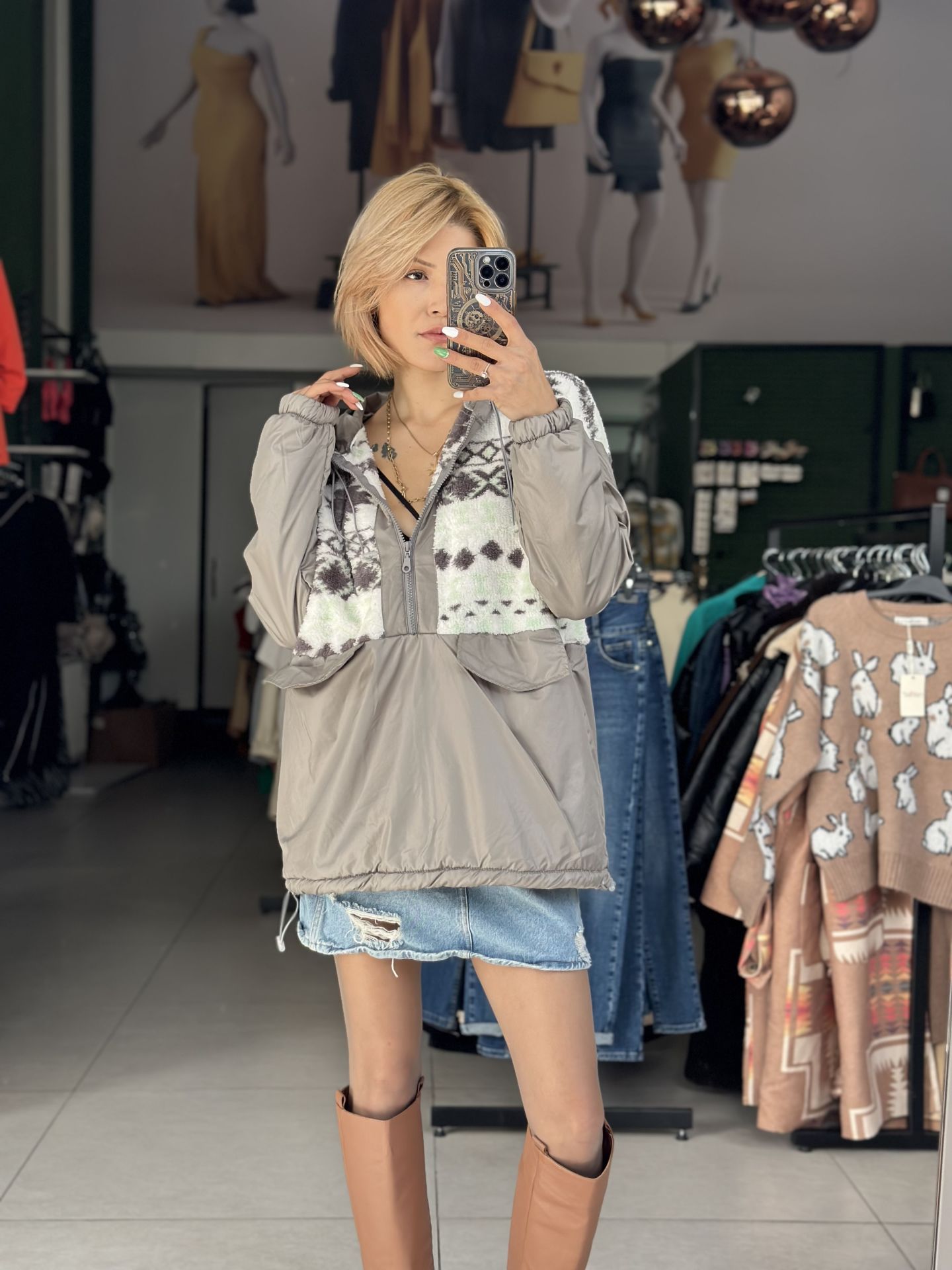 İçi Peluş Kapüşonlu Sweatshırt