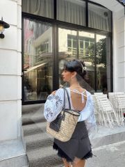 Üst İşlemeli Kolları Düğmeli Keten Bluz