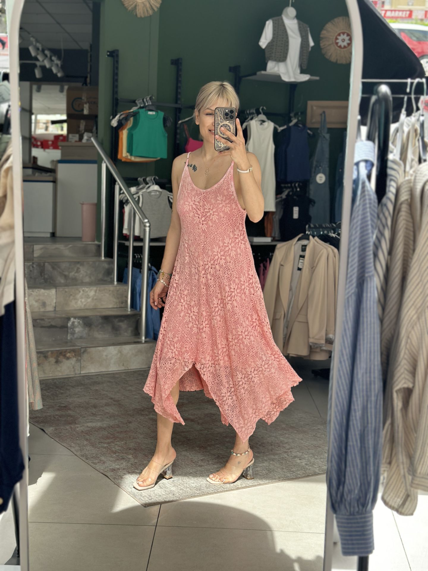 Güpürlü PEmbe Elbise