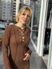 Göğüs Bağcıklı Triko Elbise