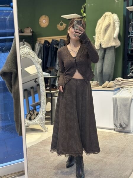 Altı Dantel Detaylı Etek