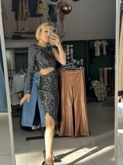 Tek Kol Bel Pencere Detay Yırtmaçlı Midi Boy Elbise