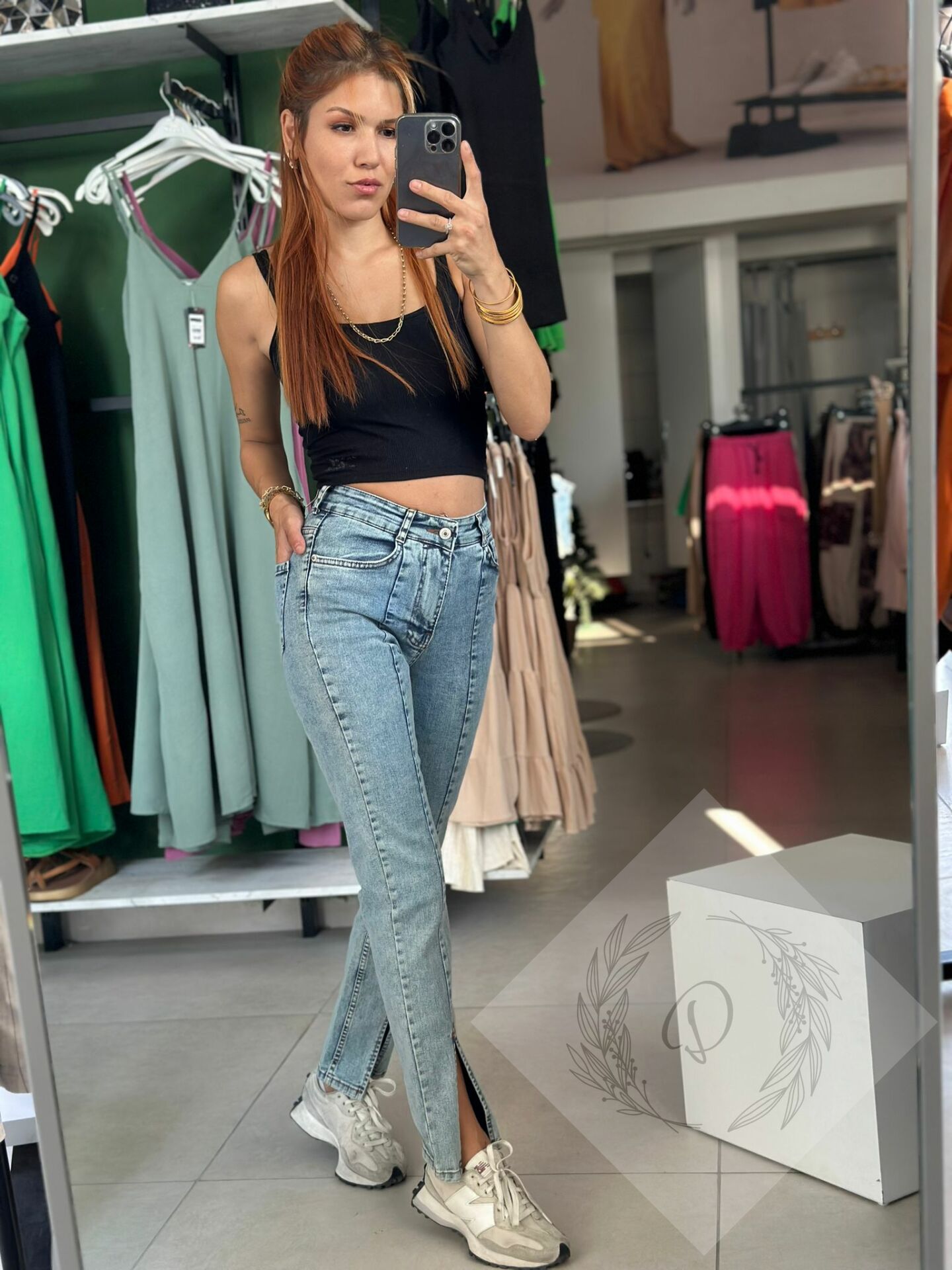 Ön Yırtmaçlı Kot Pantolon