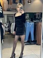 Kare Yaka Mini Kadife Elbise