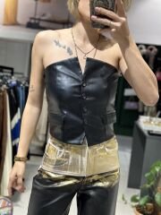 Yaka Detay Sırt Lastikli Ön Düğmeli Deri Crop