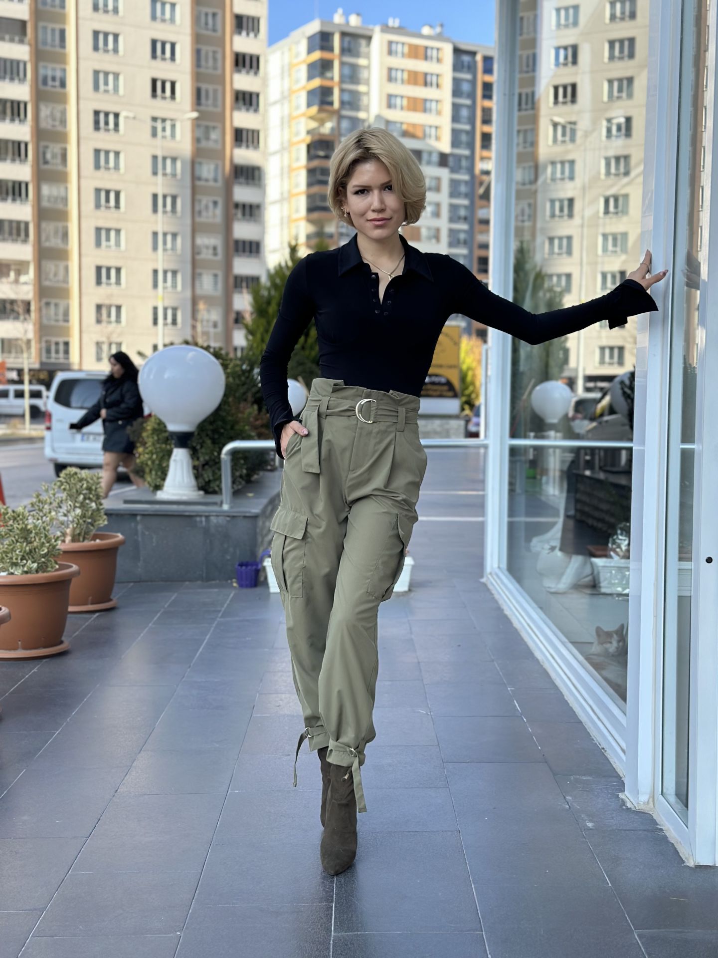 Kendinden Kemerli Paça Kemer Detay Pantolon