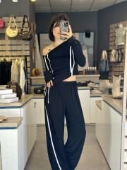 Beyaz Seritli Bluz-Pantolon Takim